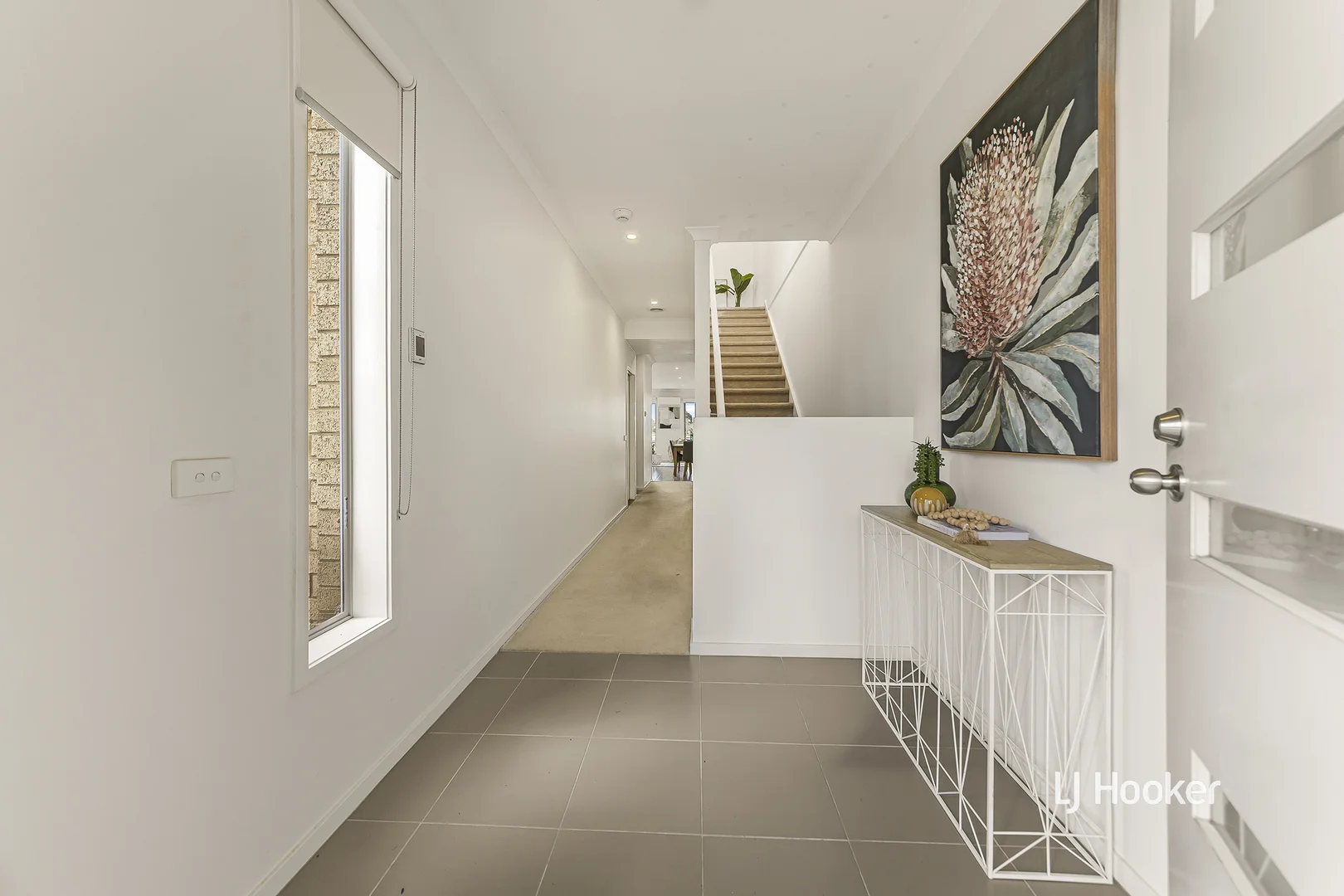 89 Broadbeach Circuit, Point Cook VIC 3030 photo 2