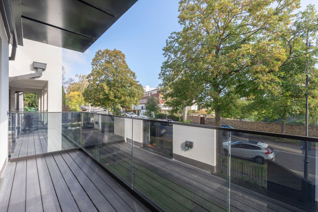 Additional image 9 of 3 bed flat for saleParabola Road, Cheltenham, Gloucestershire GL50