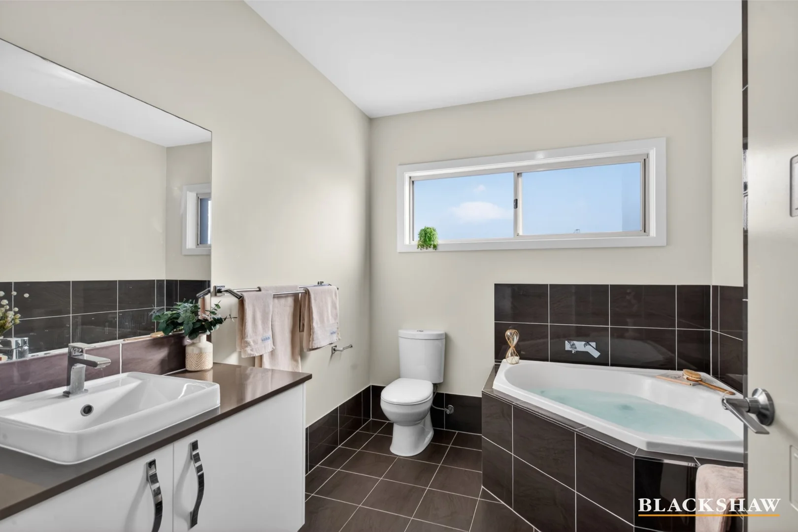 Additional image 20 of 13 Oceanview Way, Tomakin NSW 2537