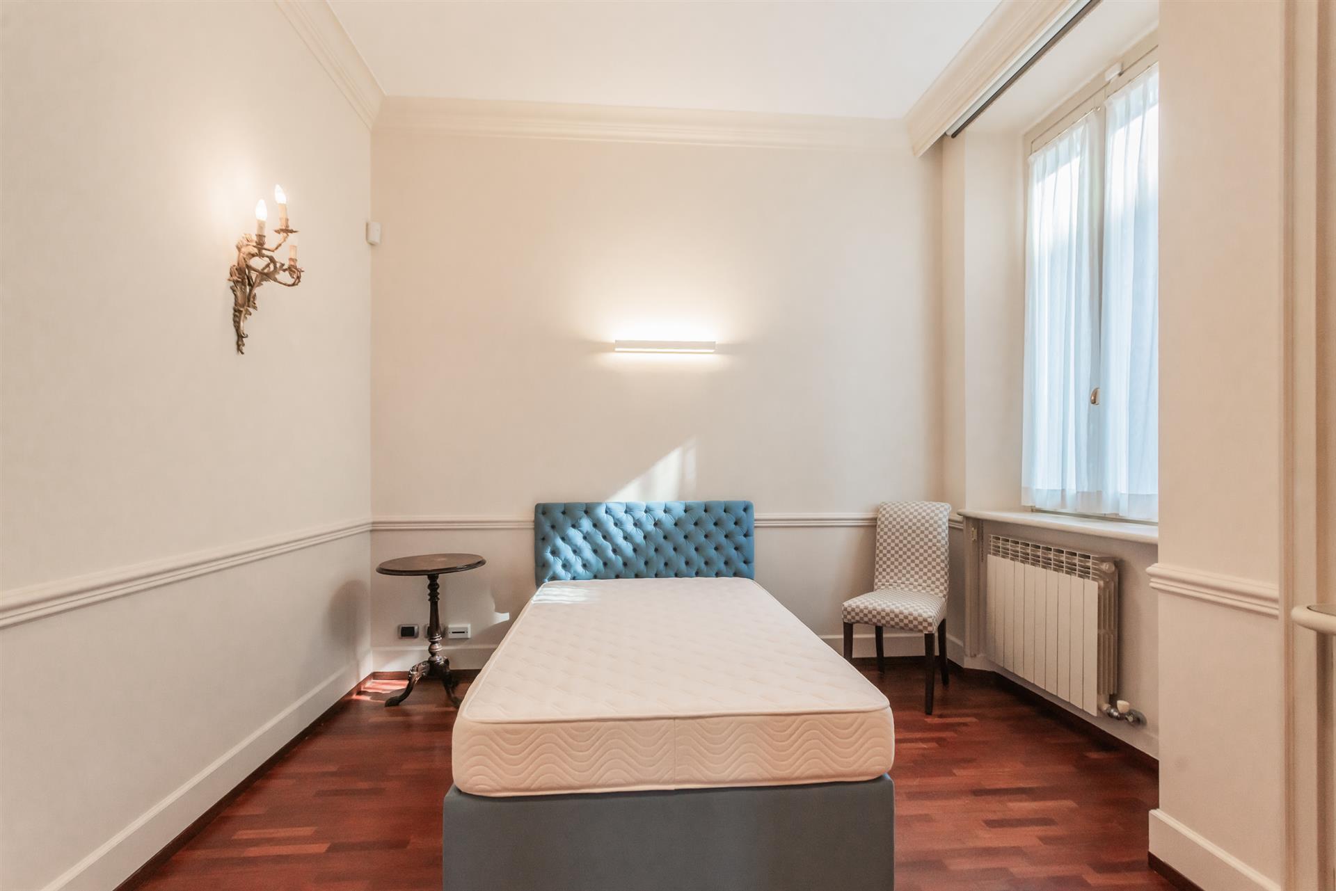Additional image 7 of Varese