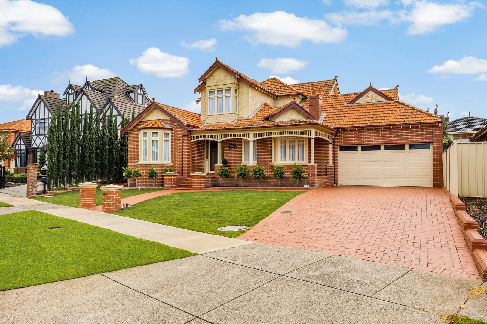 24 Plenty Close, Taylors Lakes VIC 3038