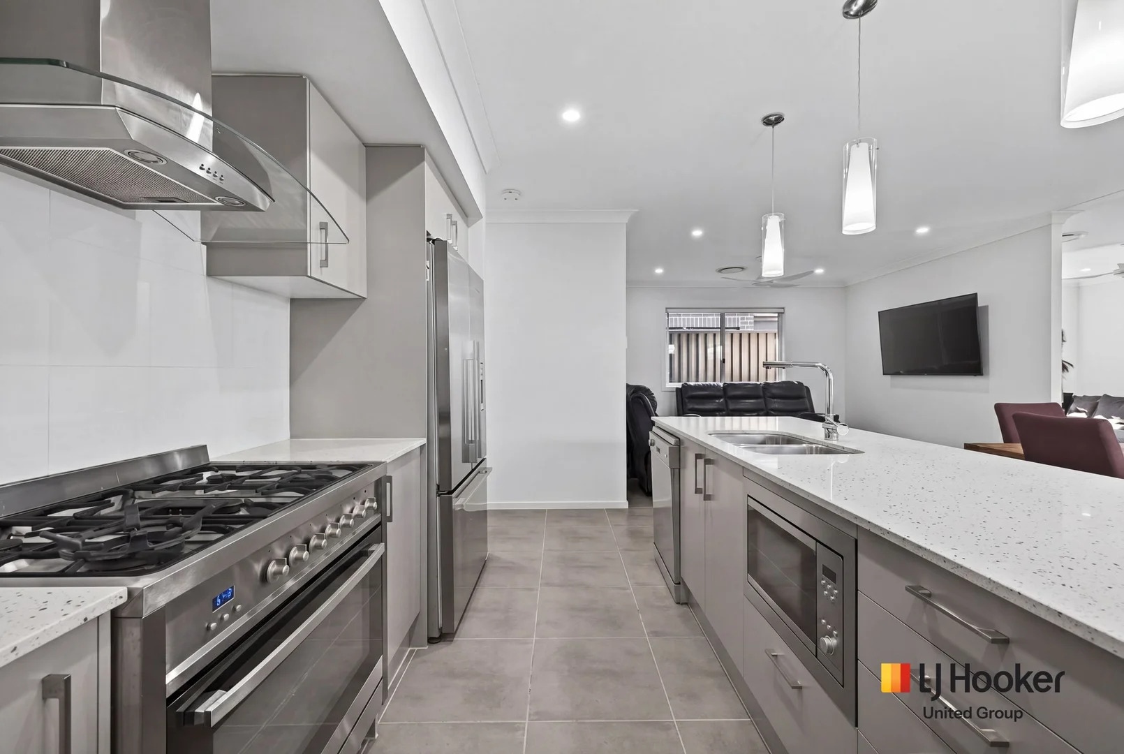 18 Bilson Road, Spring Farm NSW 2570 photo 3