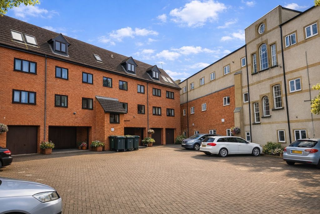 Additional image 6 of 2 bed flat for saleGatcombe House, Portland Road, Rushden NN10