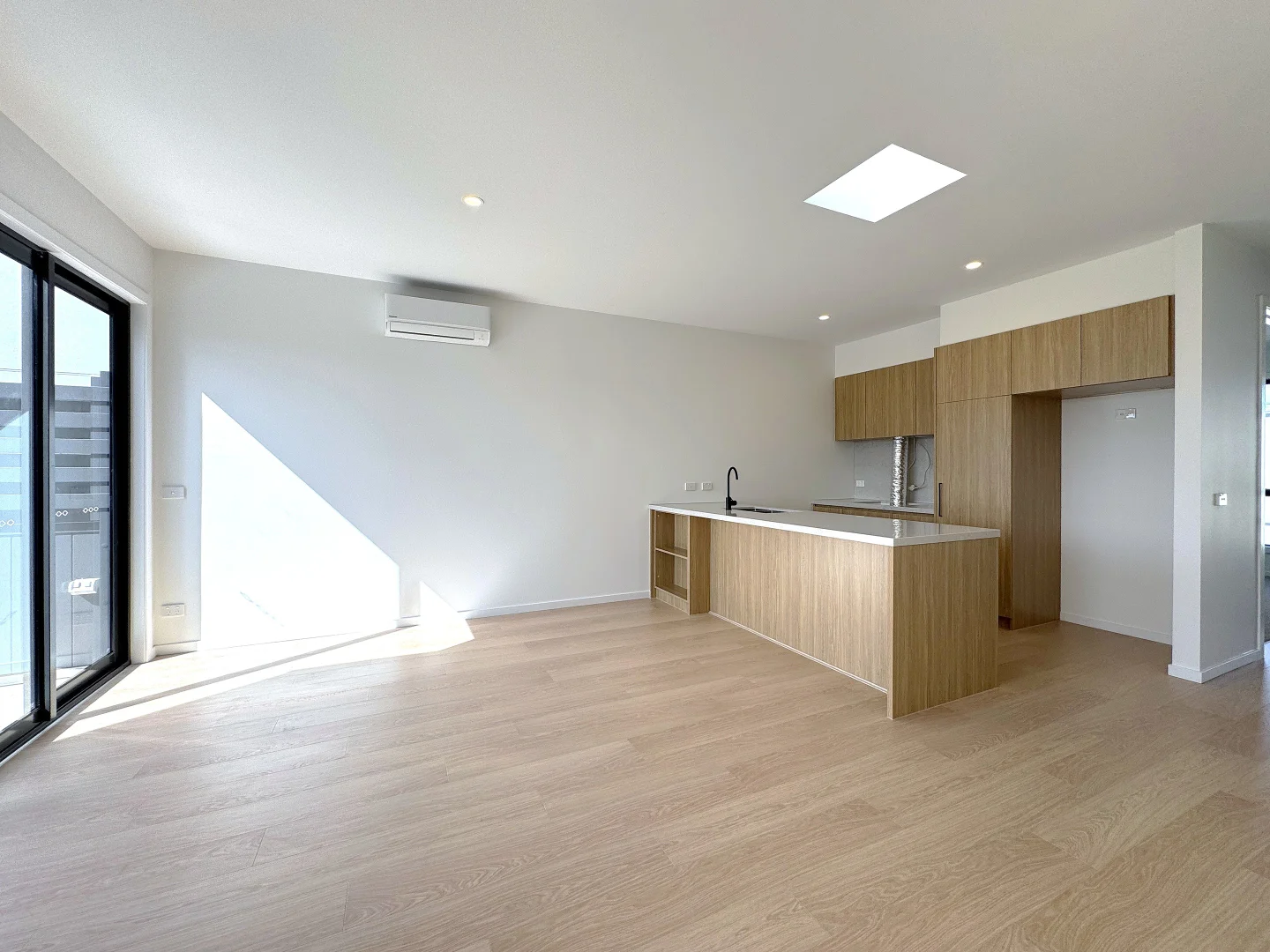 33 Astoria Rd, Wollert VIC 3750 photo 3