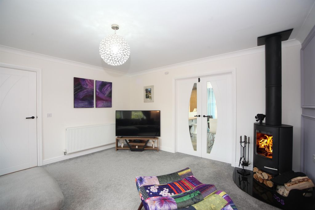 Additional image 8 of 4 bed detached house for saleManor Court, Edwardsville, Treharris CF46