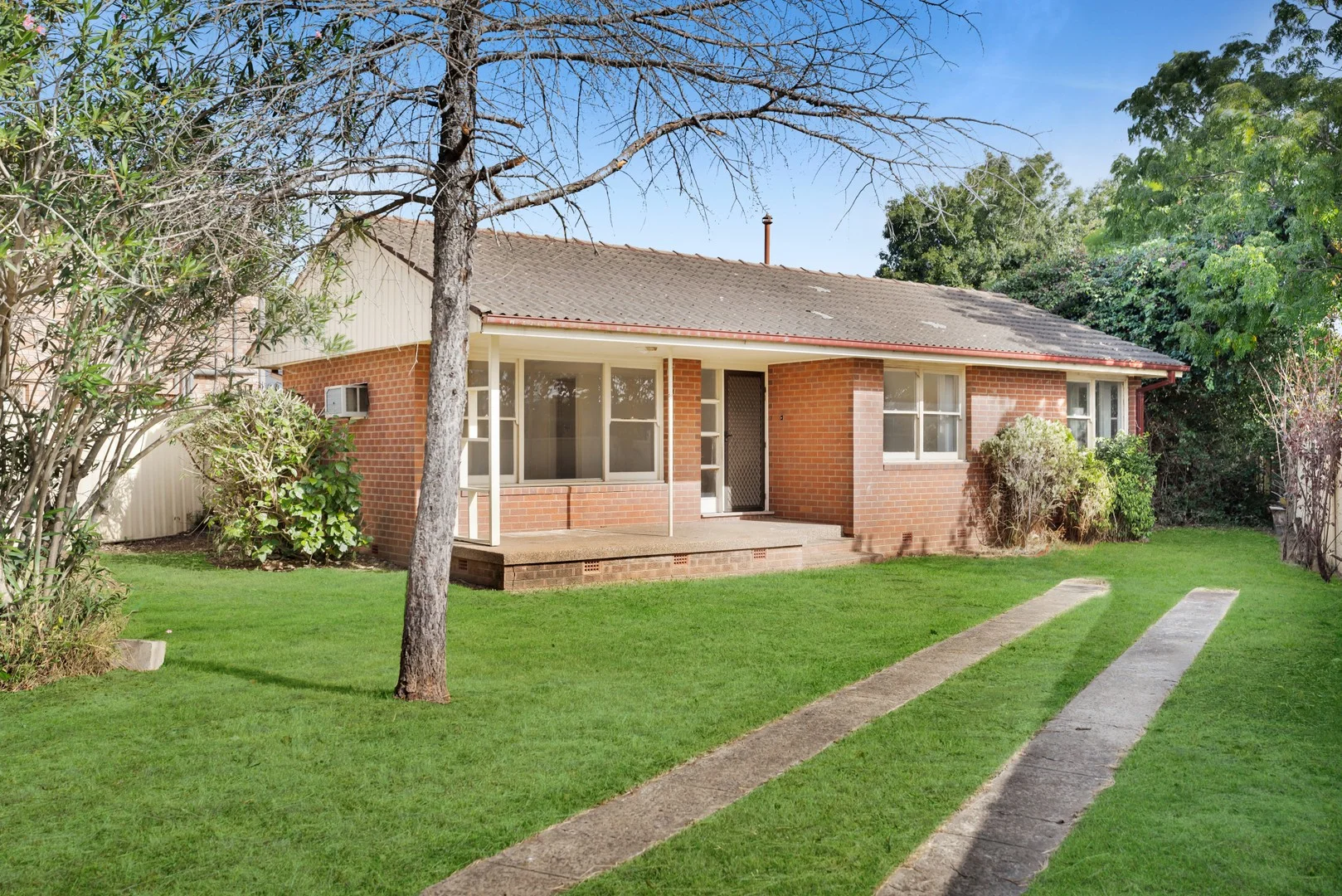 79 Oxford Road, Ingleburn NSW 2565