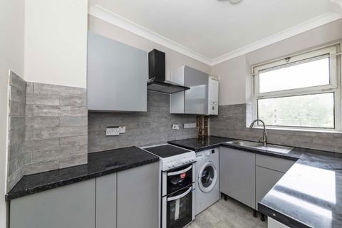 Wandsworth Road, South Lambeth SW8