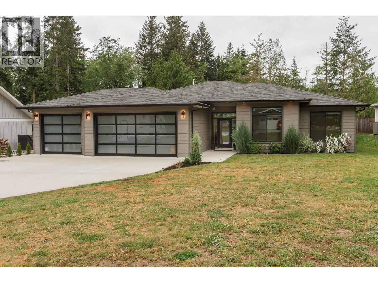 437 SOLAZ PLACE