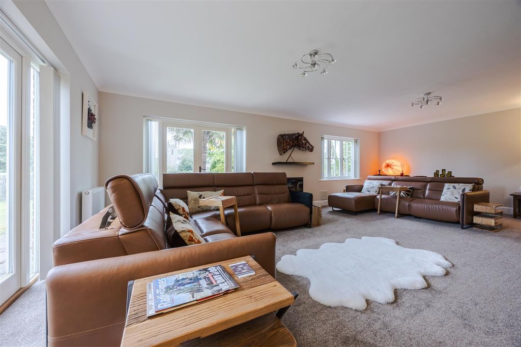 Additional image 3 of 5 bed detached house for saleHaytons Lane, Appleby DN15