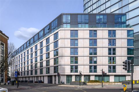 City Road, London EC1V