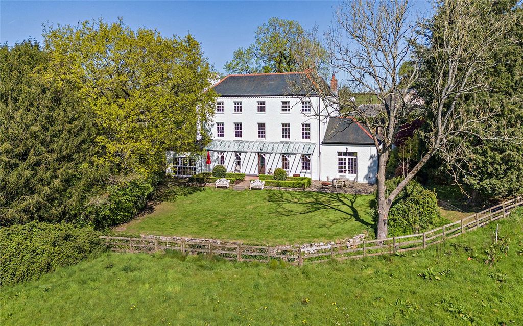8 bed equestrian for saleLlanvair Kilgeddin, Abergavenny, Monmouthshire NP7