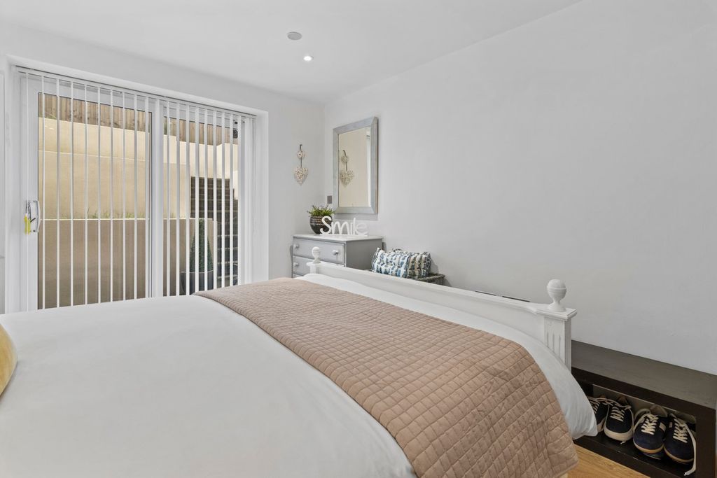 Additional image 11 of 2 bed flat for saleCompton Street, Eastbourne BN21