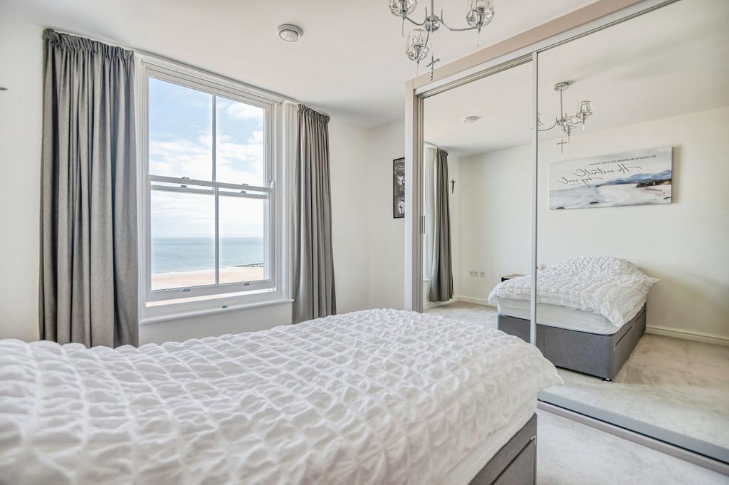 Additional image 14 of 2 bed flat for saleWhite Lion Street, Tenby SA70