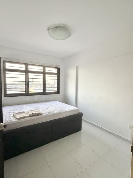 19 Cantonment Close photo 5