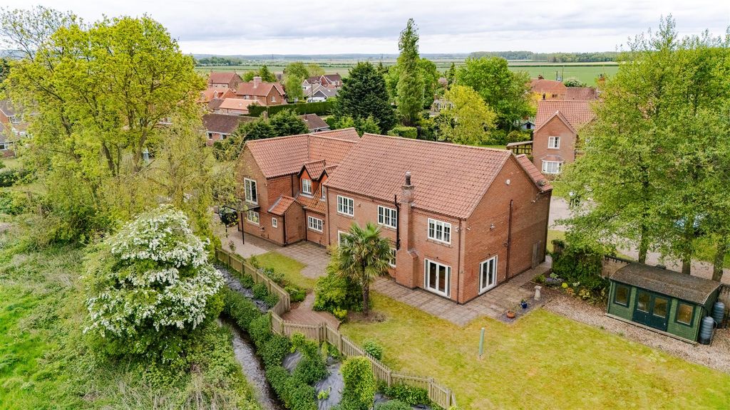 Additional image 4 of 5 bed detached house for saleHaytons Lane, Appleby DN15