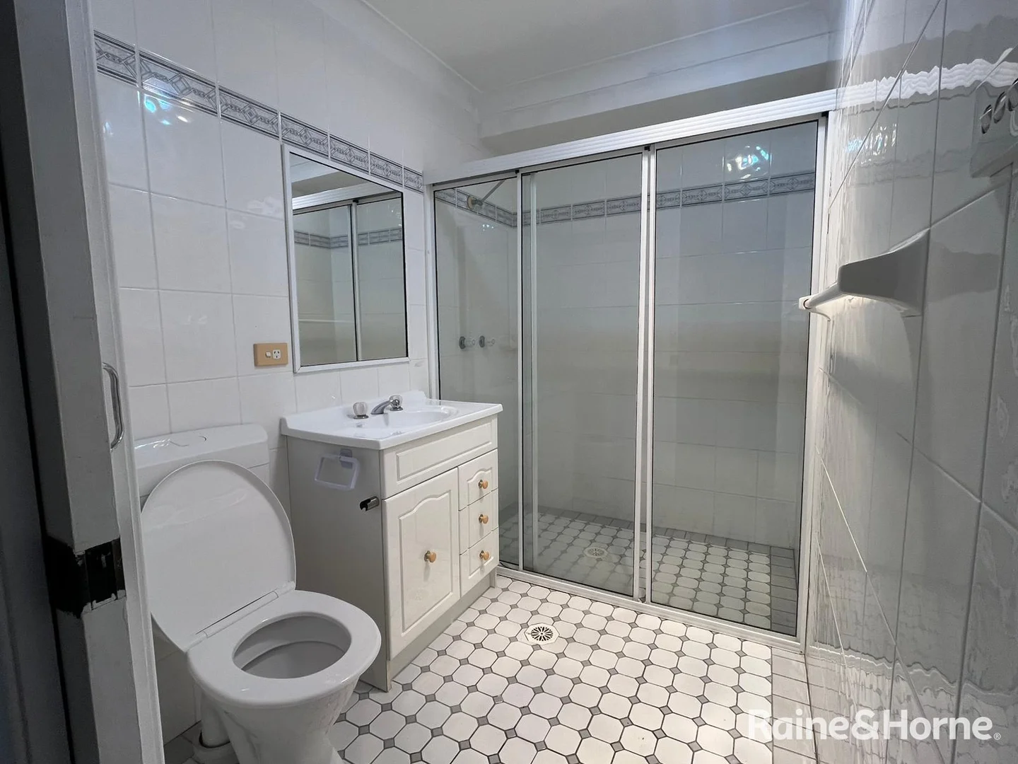 Additional image 4 of 38 Gentian Avenue, Macquarie Fields NSW 2564
