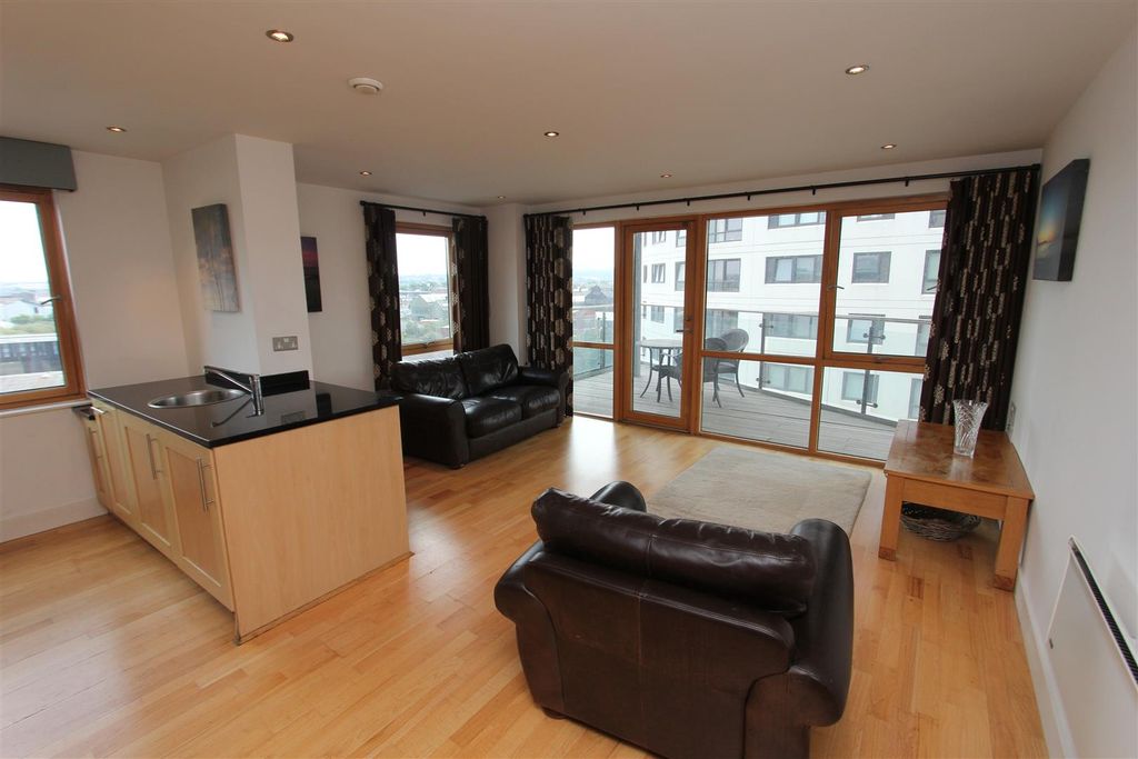 2 bed flat for saleMcclintock House, Leeds Dock LS10