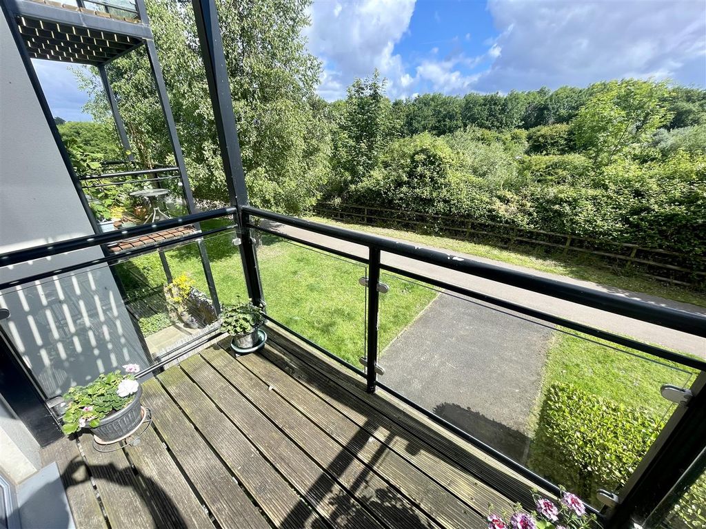 Additional image 2 of 2 bed flat for saleWren Gardens, Portishead BS20