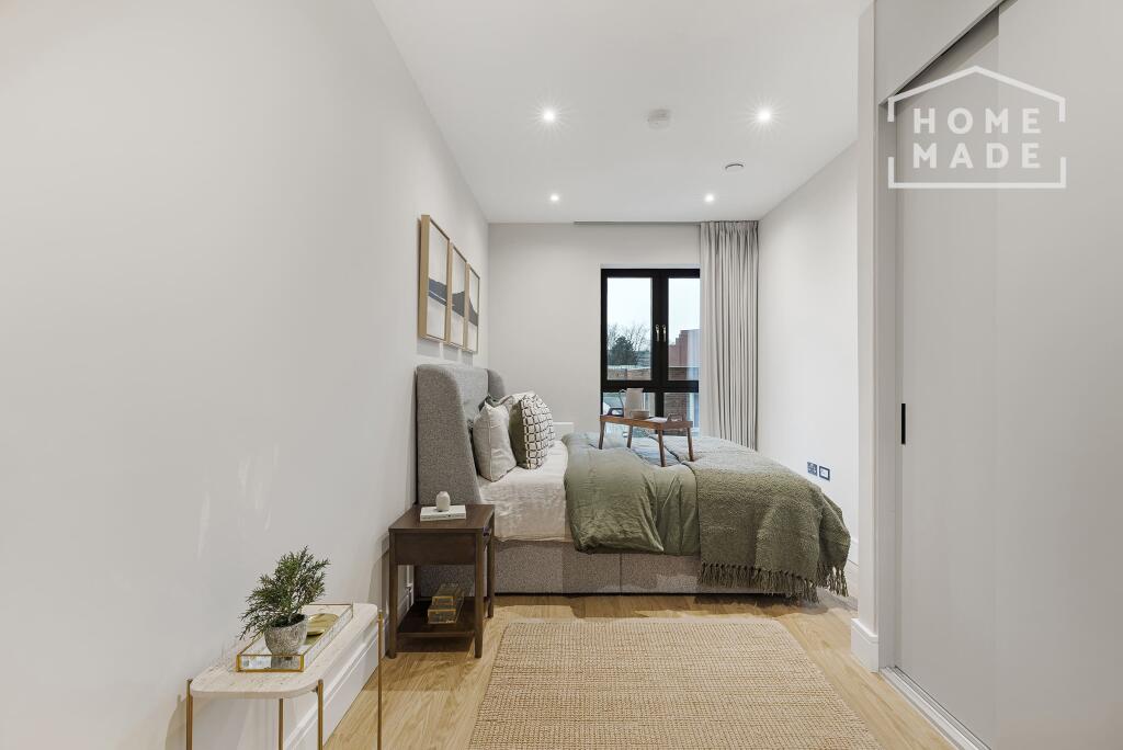 Enclave, Birmingham City, B5 photo 4