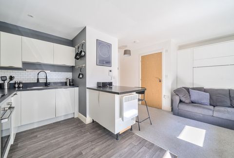 Whitchurch Lane, Bristol, Somerset BS14, Studio for sale