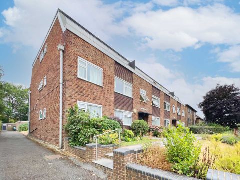 Dukes Avenue, New Malden KT3