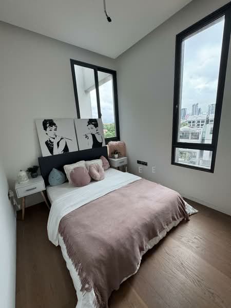 10 Evelyn Road photo 5