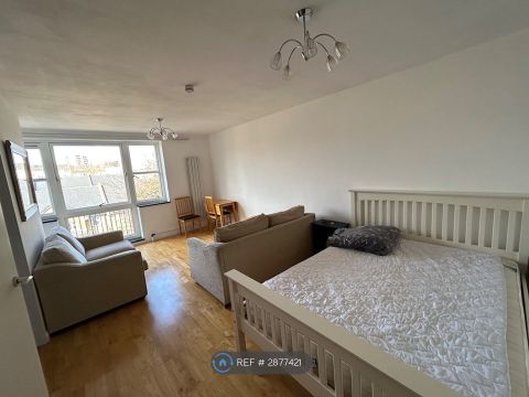 Carrick Court, London SE11, Room to rent