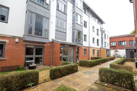 The Platform, Station Road, Montpelier, Bristol BS6, Room to rent
