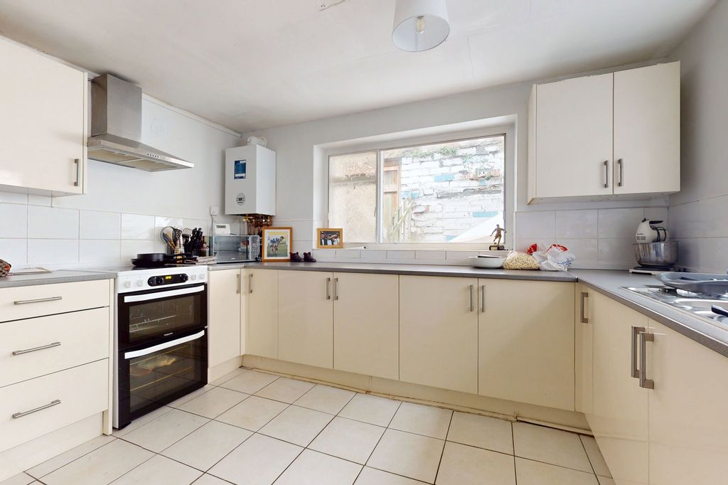 Additional image 3 of 2 bed flat for saleArgyle Terrace, Hexham, Northumberland NE46