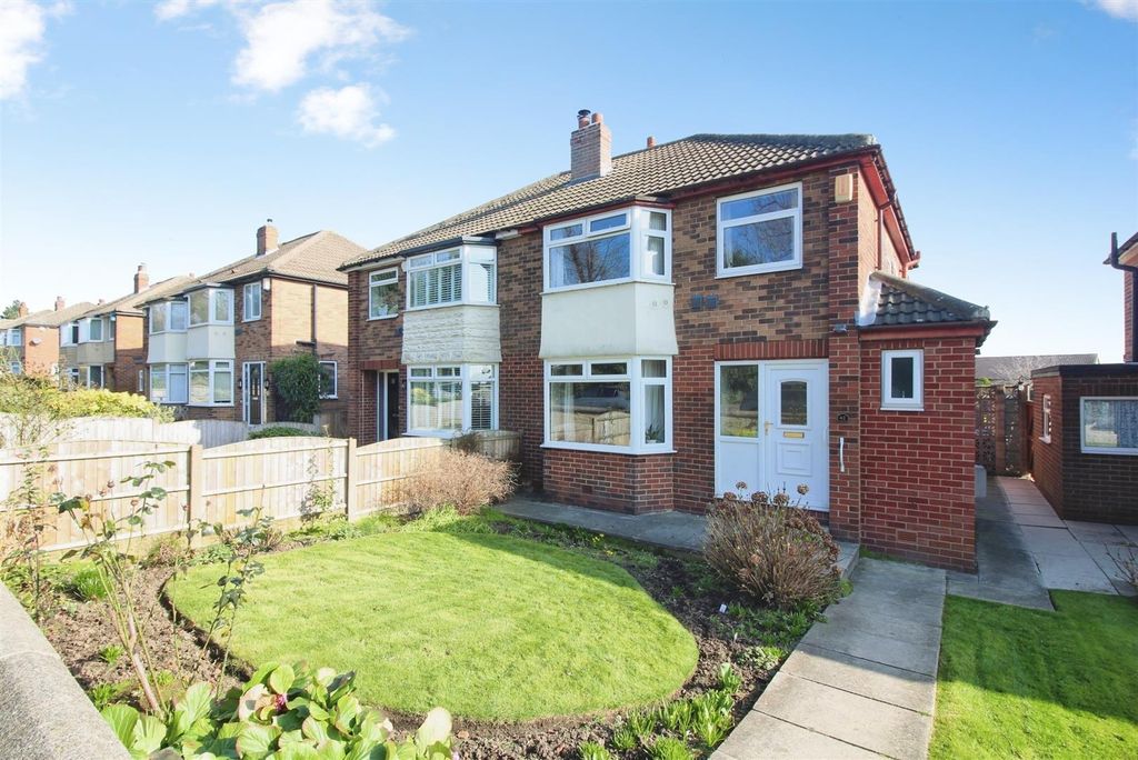 3 bed semi-detached house for saleStyebank Lane, Rothwell, Leeds LS26