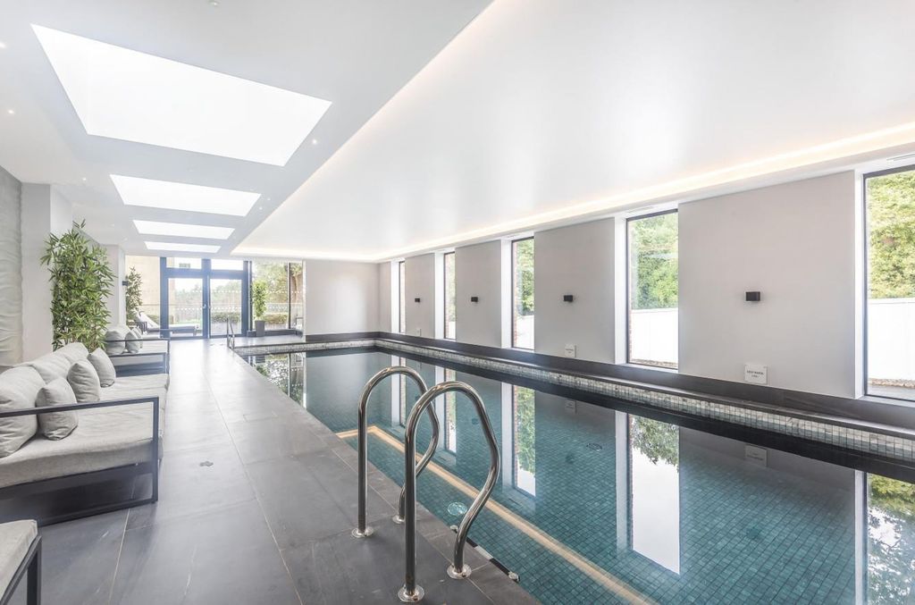 Additional image 22 of 2 bed flat for saleKings Drive, Midhurst GU29