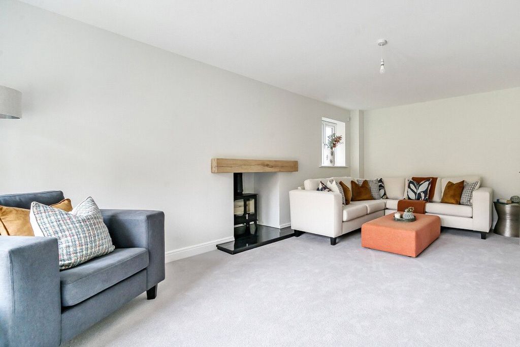 Additional image 8 of 4 bed detached house for saleShepherds Ridge, Mortimer Common, Reading, Berkshire RG7