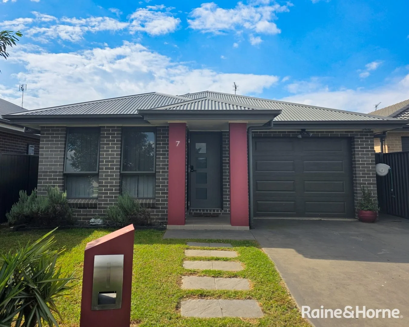 7 Newman Street, Spring Farm NSW 2570