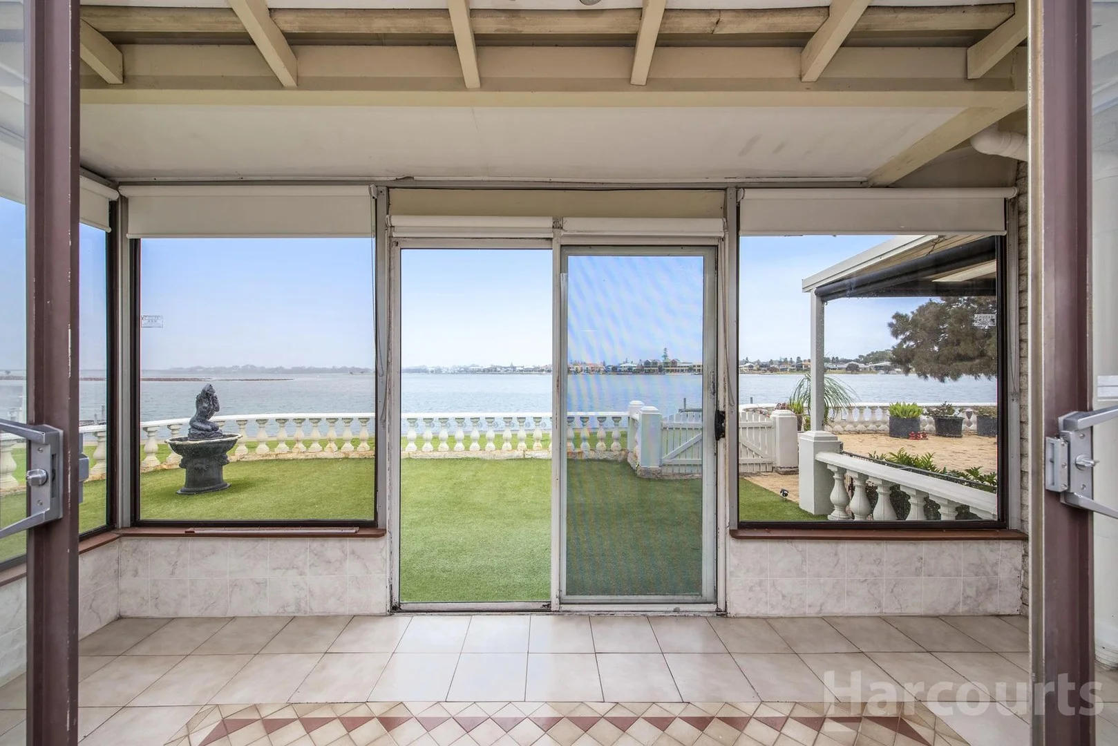 2/11 Leslie Street, Dudley Park WA 6210