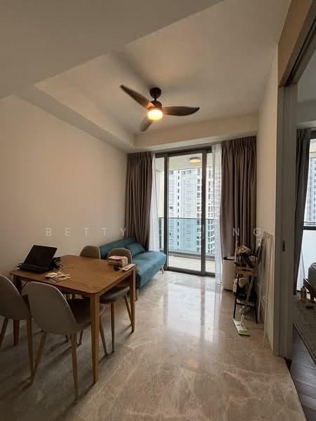 18 Amber Gardens photo 2