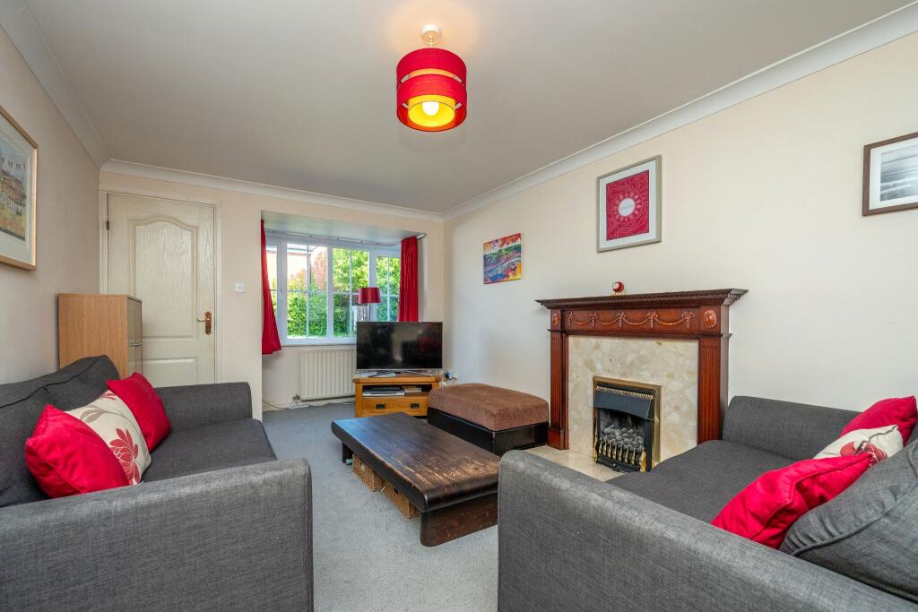 Jephcott Close, Alcester, B49 photo 4