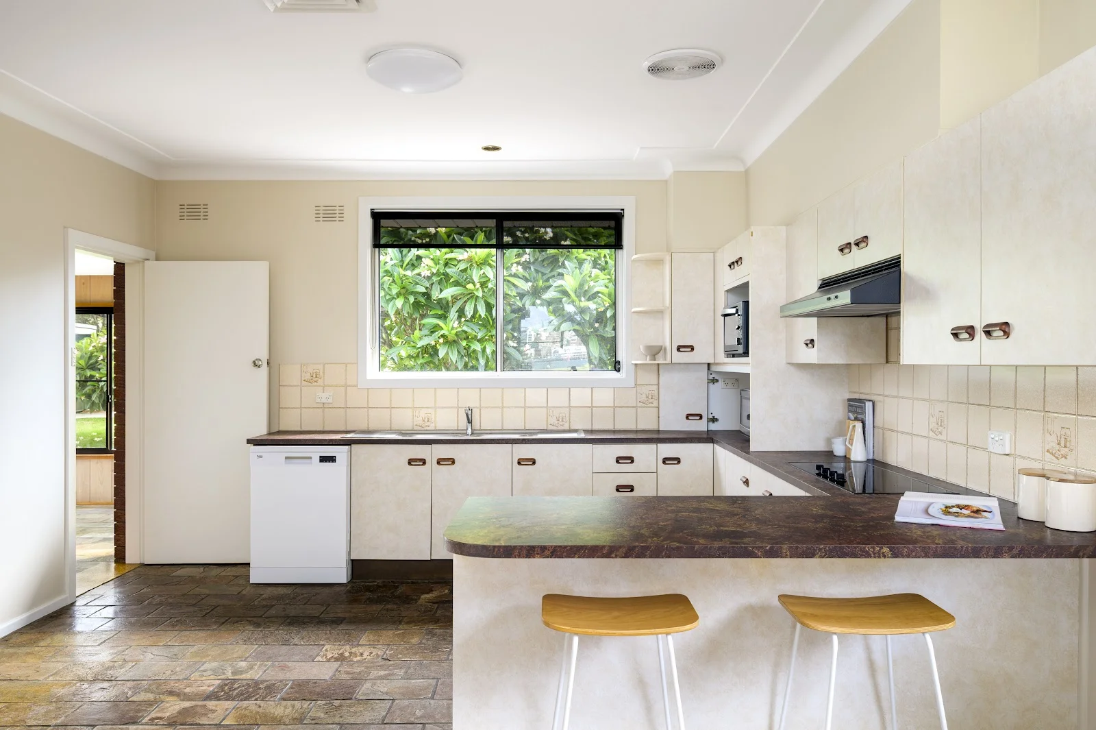 Additional image 11 of 16 Wharf Crescent, Stockton NSW 2295
