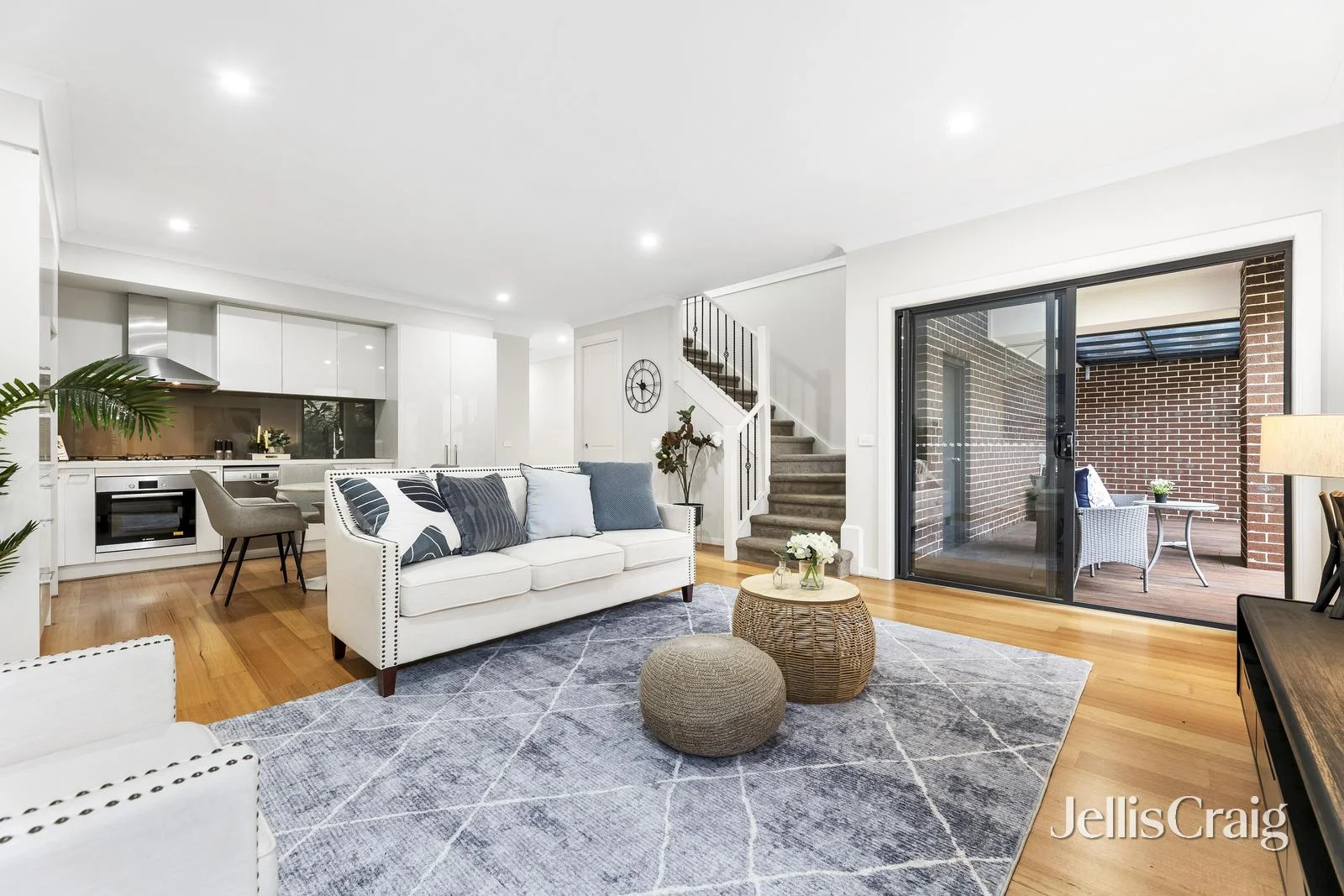 5B Jacqueline Road, Mount Waverley VIC 3149 photo 4