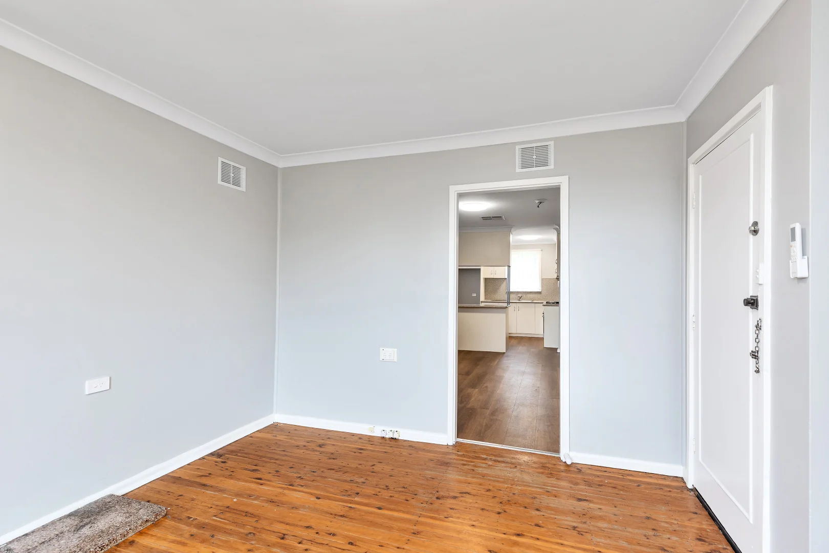 Additional image 4 of 31 Gilmore Avenue, Mount Austin NSW 2650