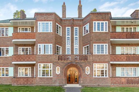 Roehampton Close, Barnes SW15