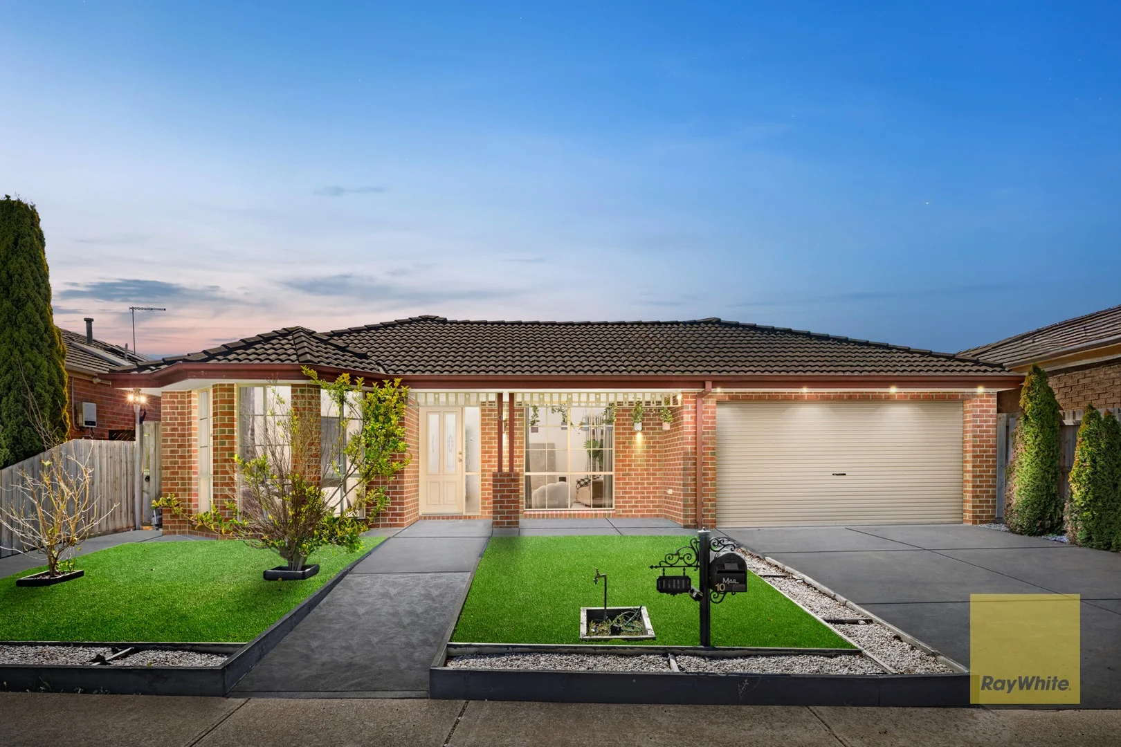 10 Bridlepath Drive, Truganina VIC 3029