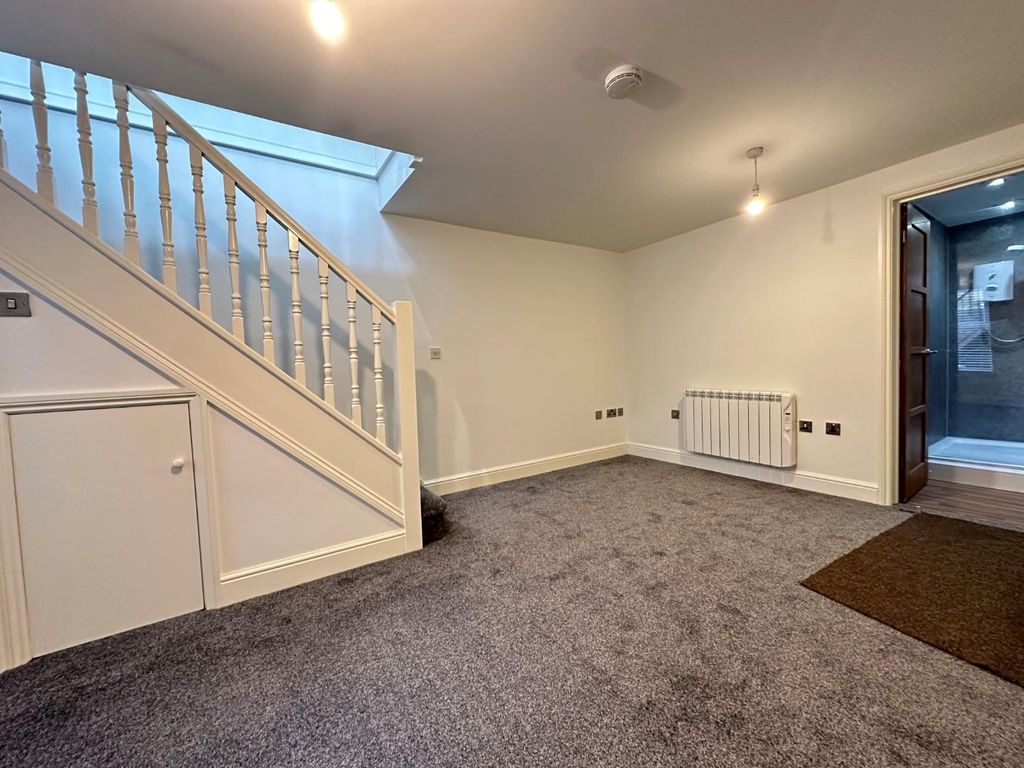 Additional image 4 of 3 bed flat for saleSouth Street, Northampton NN1