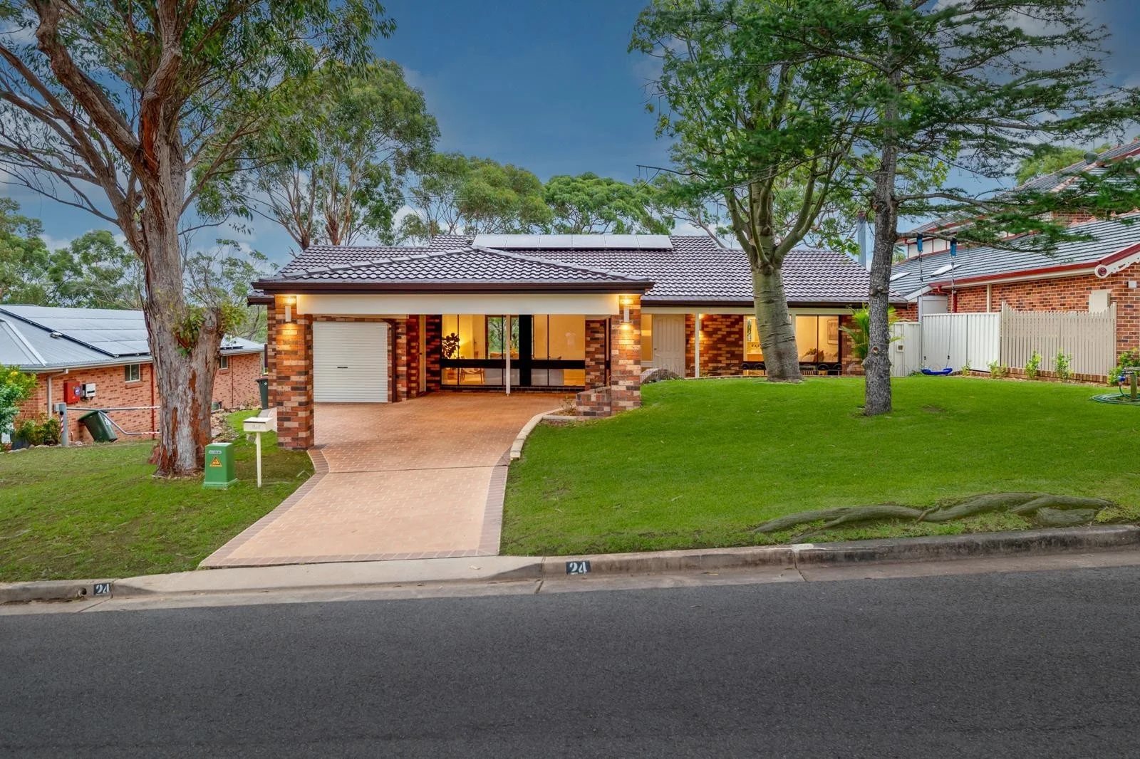 24 Walsh Close, Illawong NSW 2234