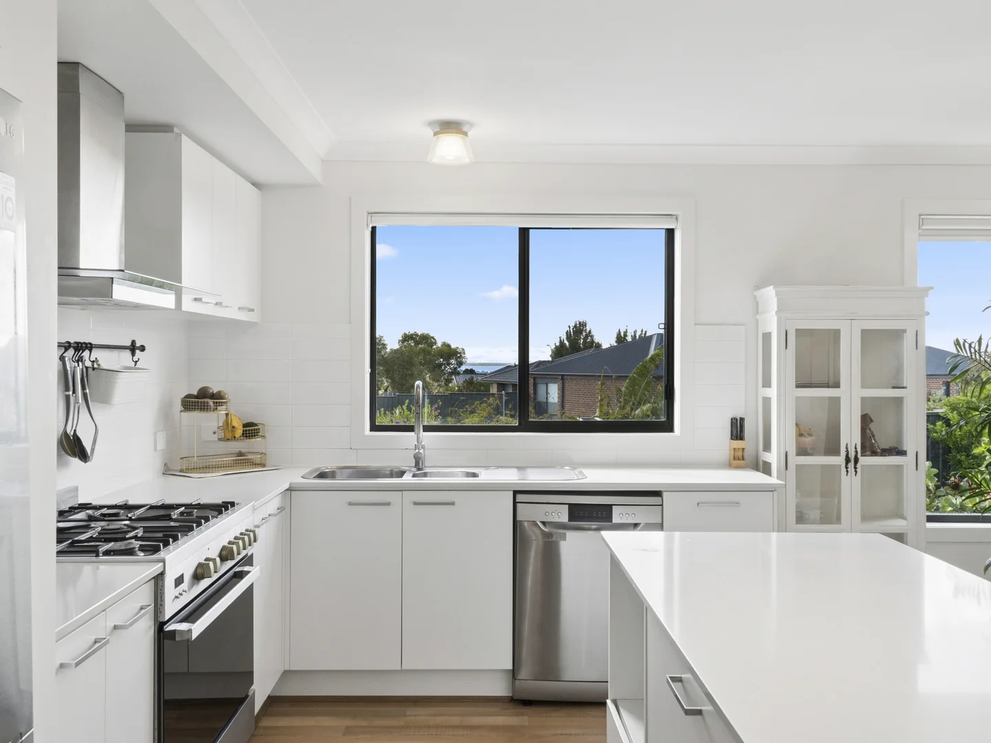 2 Hakea Drive, Elliminyt VIC 3250 photo 4