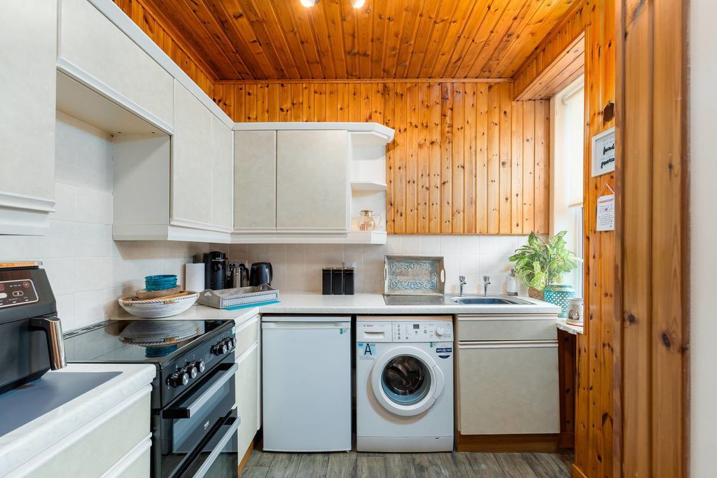 Additional image 6 of 1 bed flat for sale2 Graham Street, Peebles EH45
