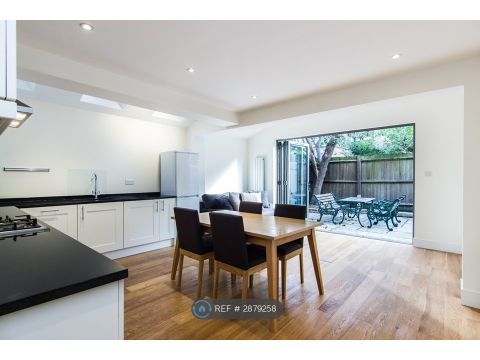 Elspeth Road, London SW11