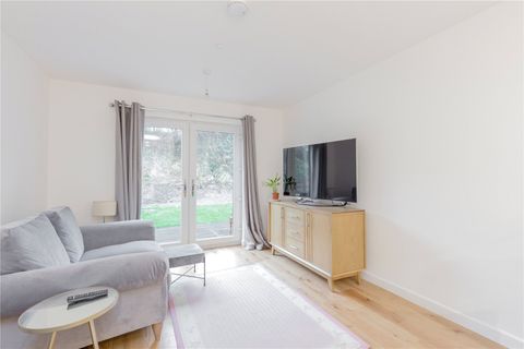 Sunnybank Place, Lower London Road EH7