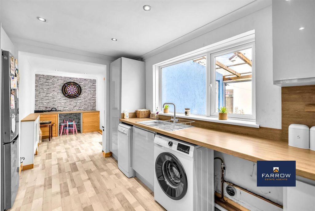 Additional image 8 of 3 bed end terrace house for saleLoft Avenue, Grimsby DN37
