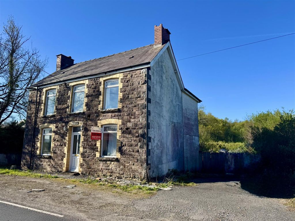 4 bed detached house for saleBlack Lion Road, Capel Hendre, Ammanford SA18