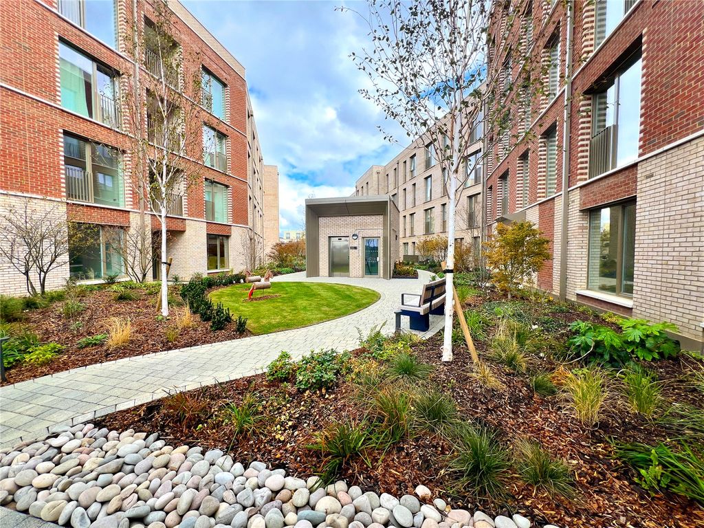 2 bed flat for saleAppleton Way, Fusion At Knights Park, Eddington, Cambridge CB3